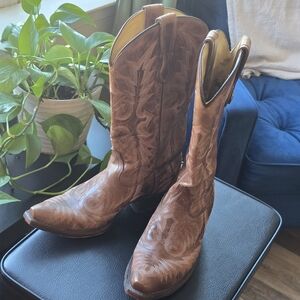 Corral Brand Women’s Brown Western Cowboy Boots - Classic Embroidered Leather